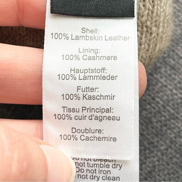 Warmen Woman’s Black Lambskin Leather Gloves with Button Detail and Cashmere - Picture 4 of 6